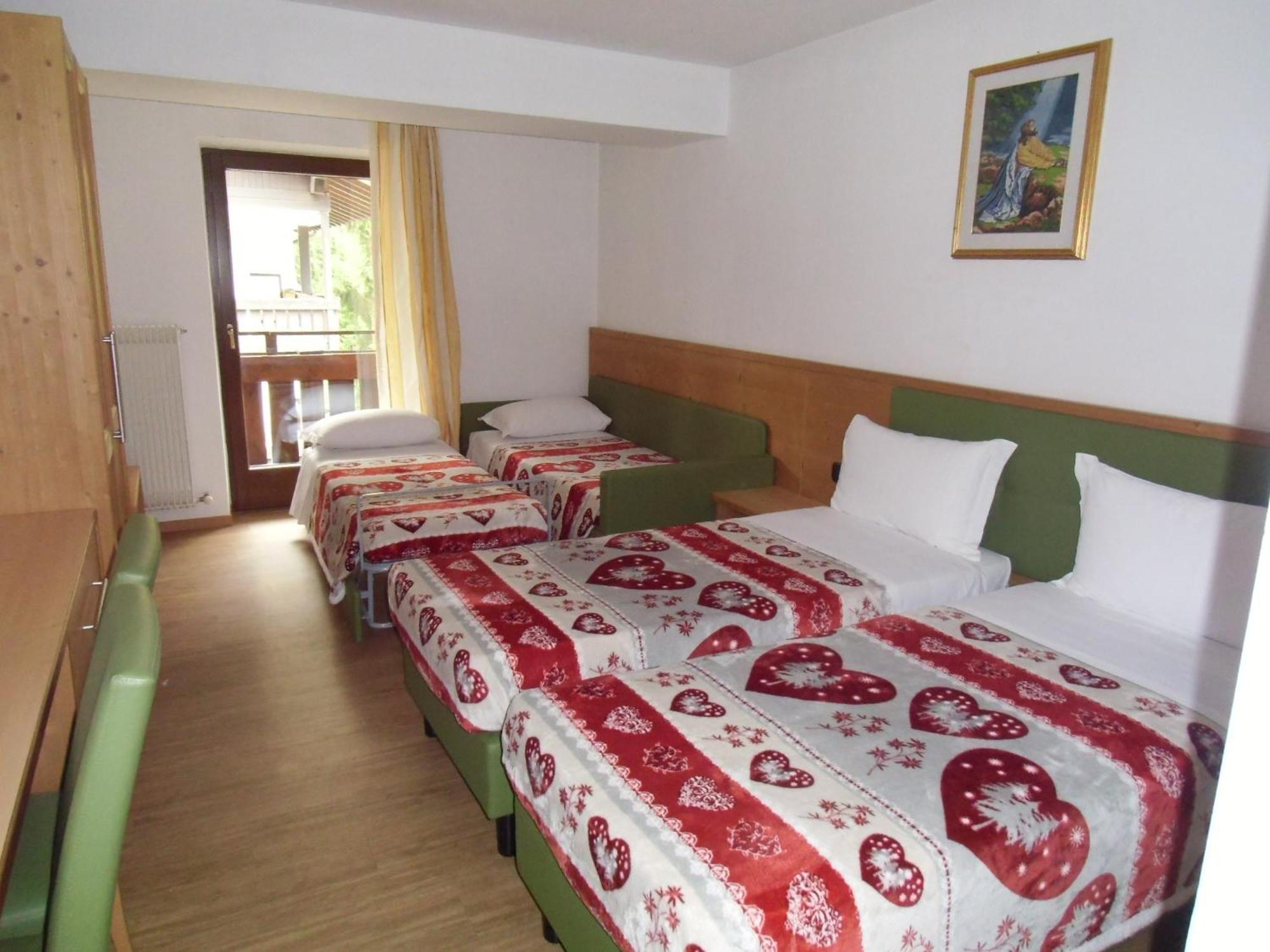 Garni Festil Hotel Campitello di Fassa Exterior foto